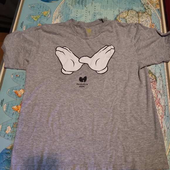 Wu Tang Mickey hands shirt. Large. - Picture 2 of 3